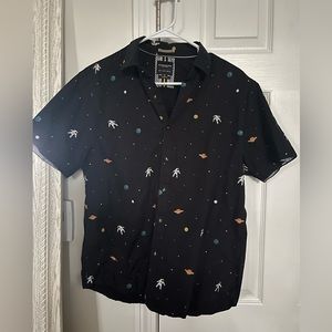 Short sleeve button up